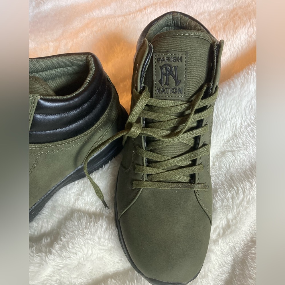 Parish brand men’s green suede boot size 8